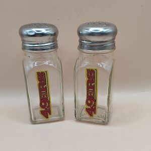 49ers Salt and Pepper Shakers With Stainless Steel Lids. NEW
